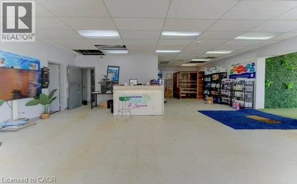 40 W LANCASTER Street W