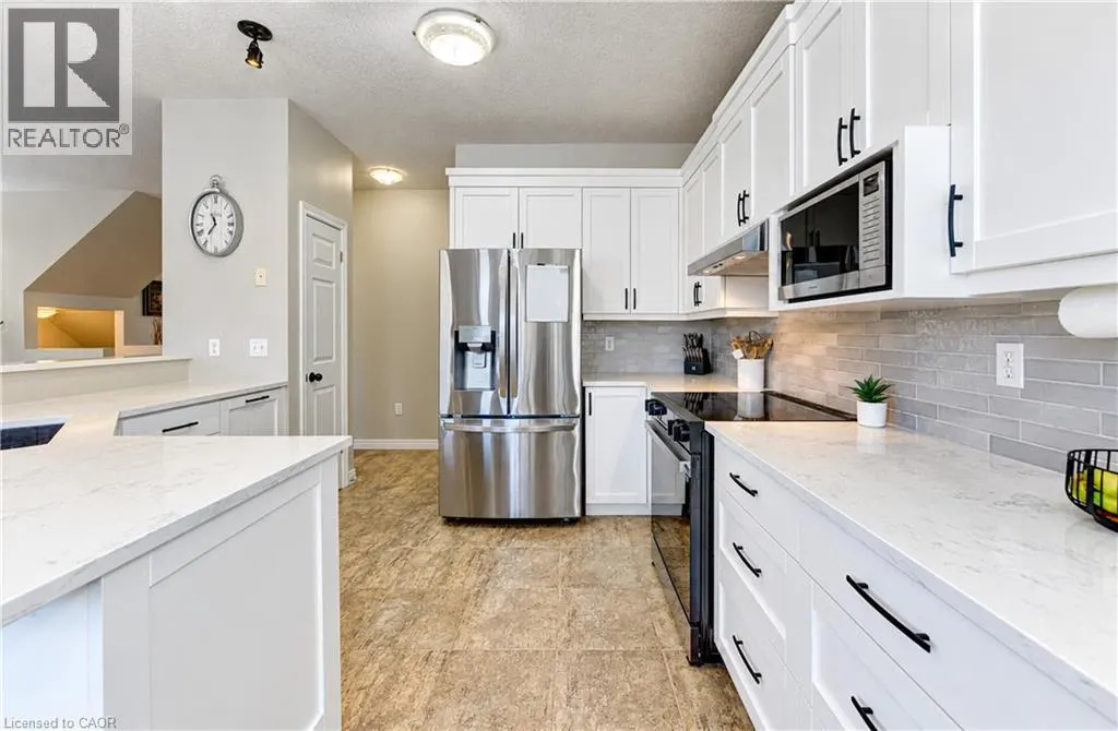 410 SANDY COVE Crescent