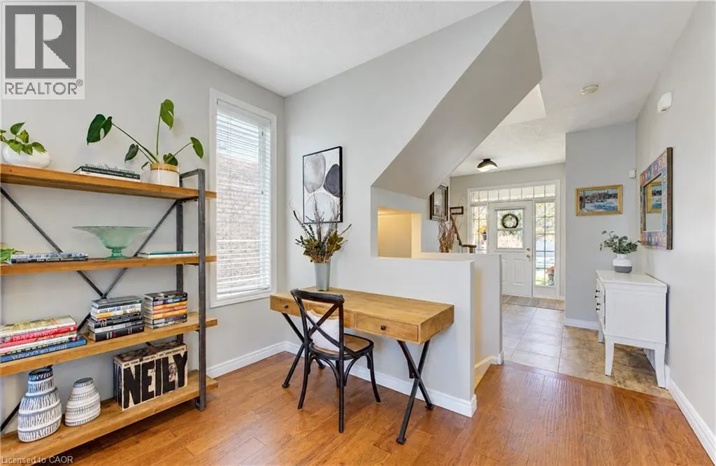 410 SANDY COVE Crescent