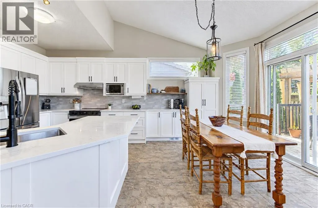 410 SANDY COVE Crescent