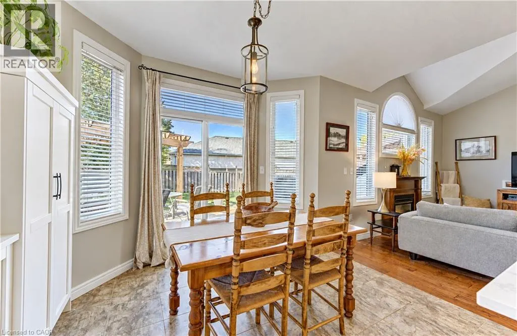 410 SANDY COVE Crescent