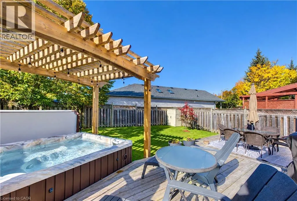 410 SANDY COVE Crescent