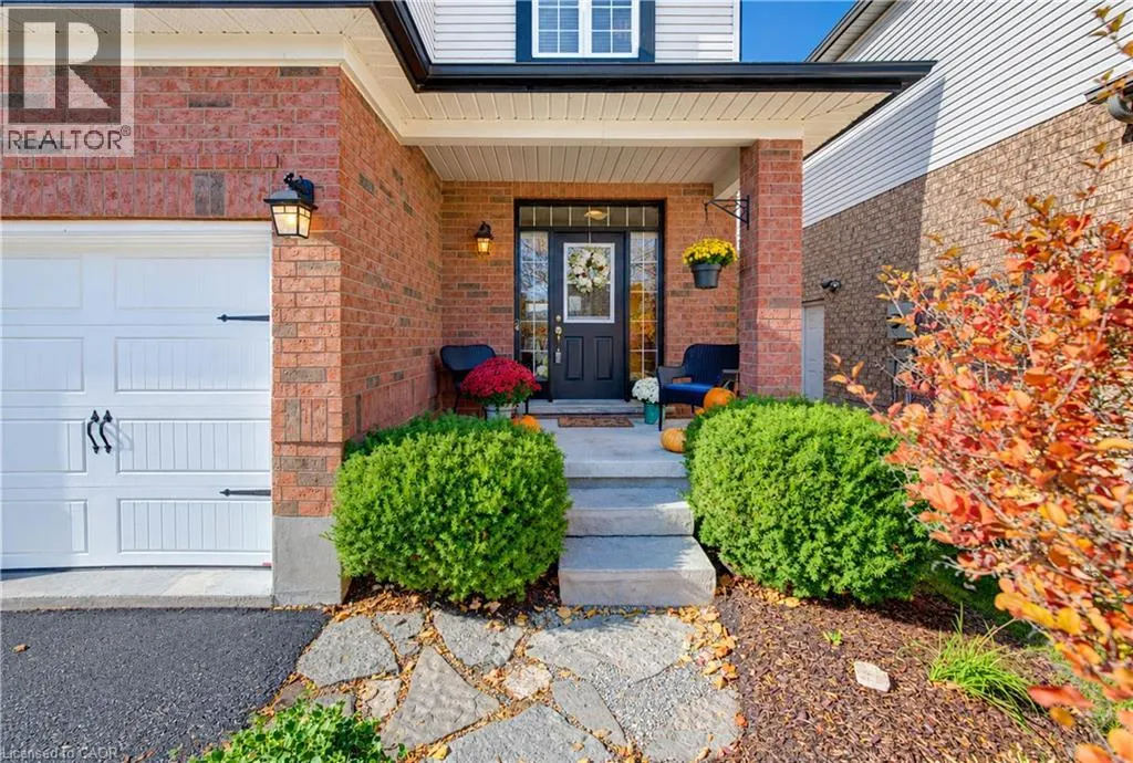 410 SANDY COVE Crescent