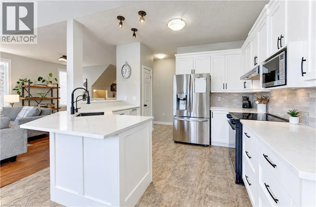 410 SANDY COVE Crescent
