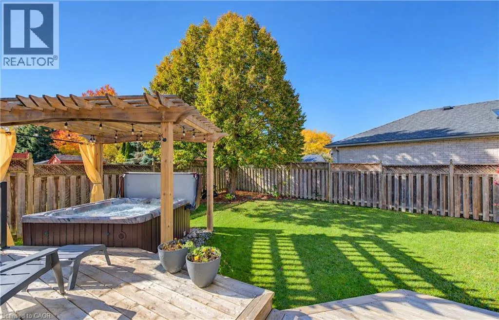 410 SANDY COVE Crescent