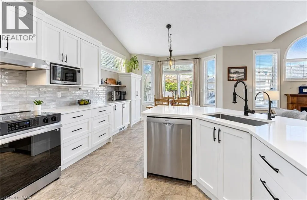 410 SANDY COVE Crescent