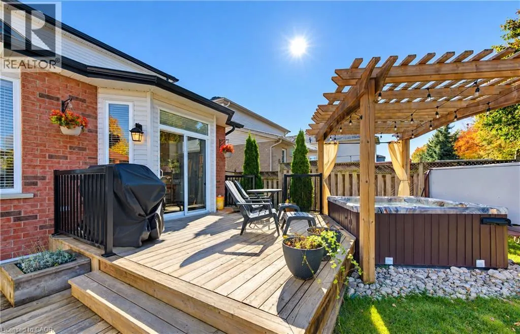 410 SANDY COVE Crescent