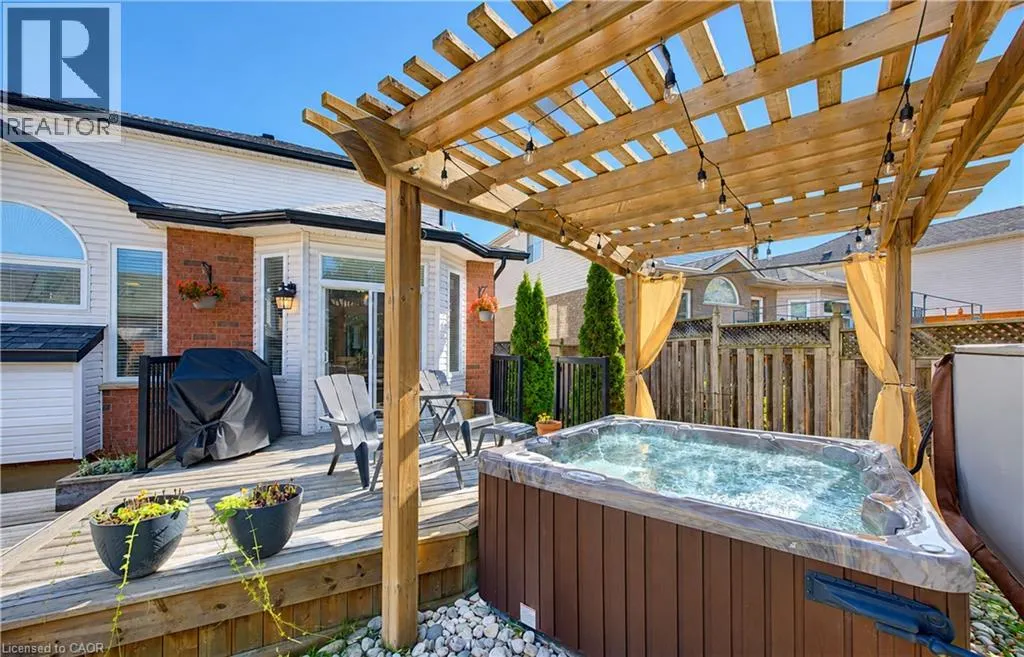 410 SANDY COVE Crescent