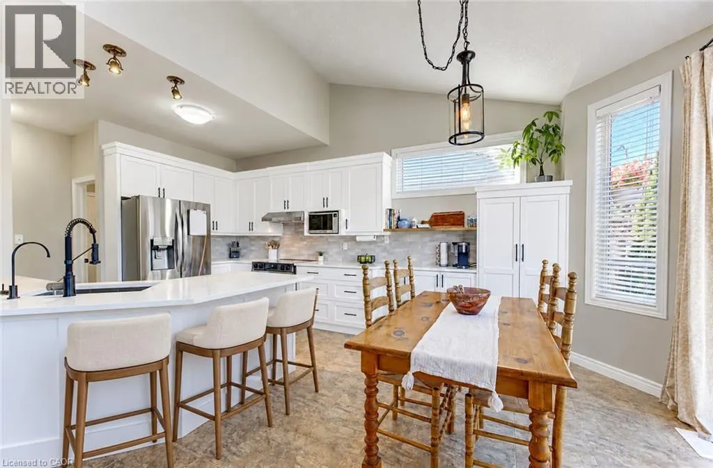410 SANDY COVE Crescent