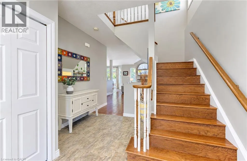 410 SANDY COVE Crescent