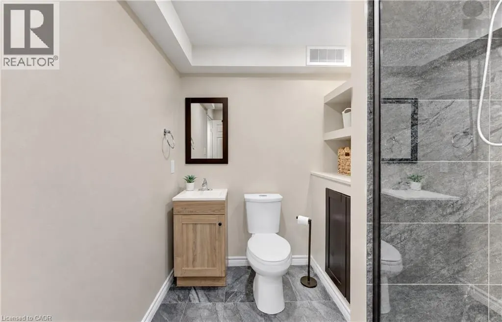 410 SANDY COVE Crescent