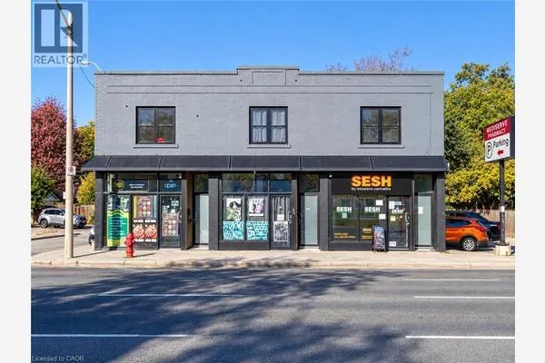 571-575 KING Street E