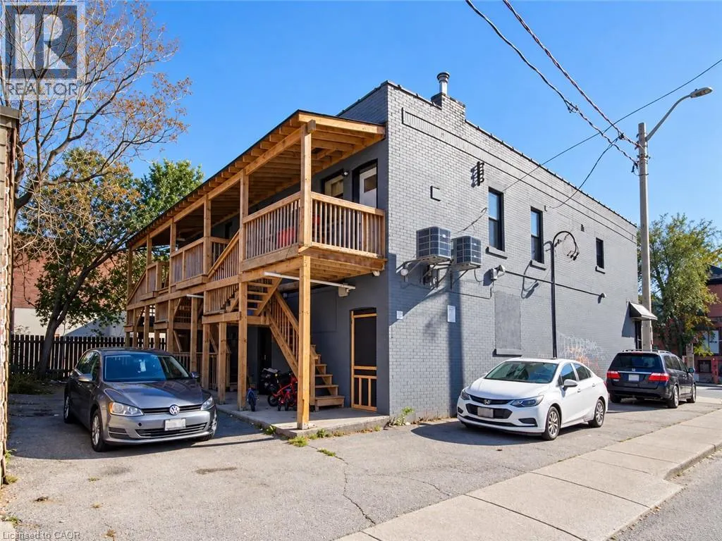 571-575 KING Street E