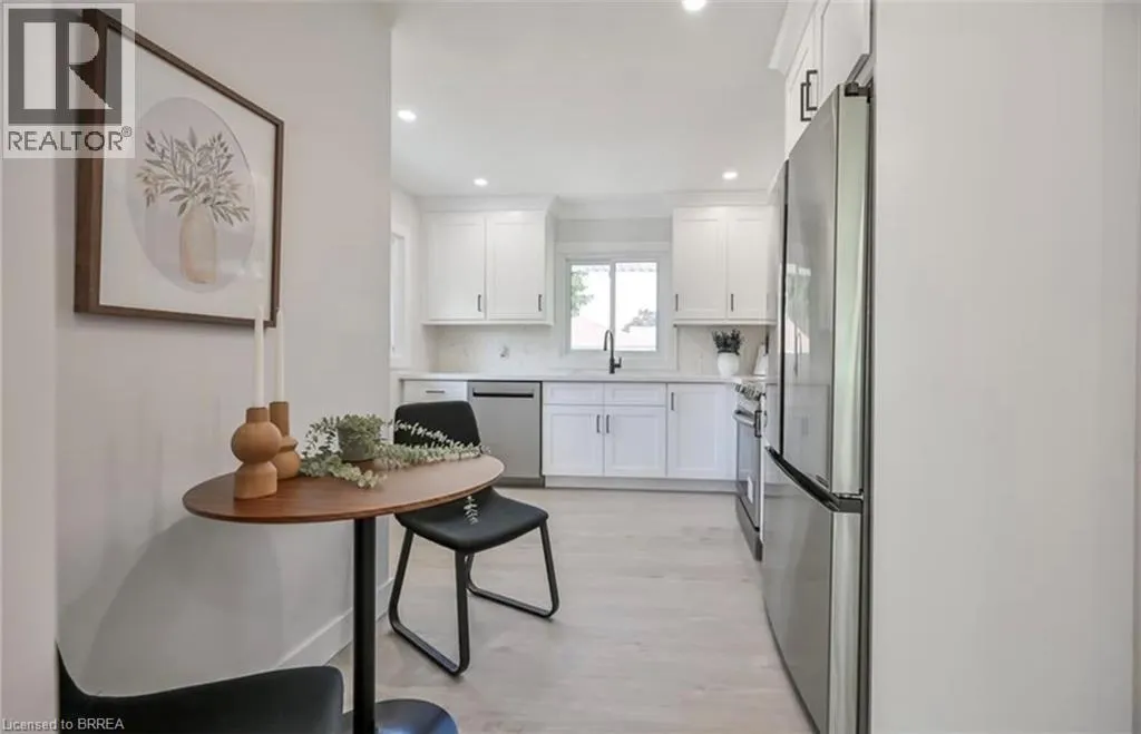 14 PEMBROKE Avenue Unit# Upper #Upper
