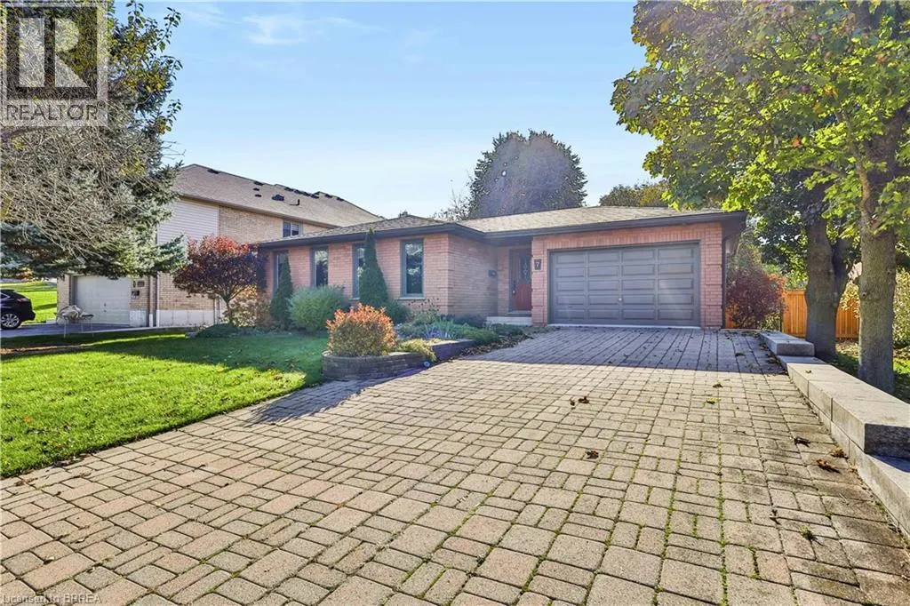 7 CHARLTON Drive