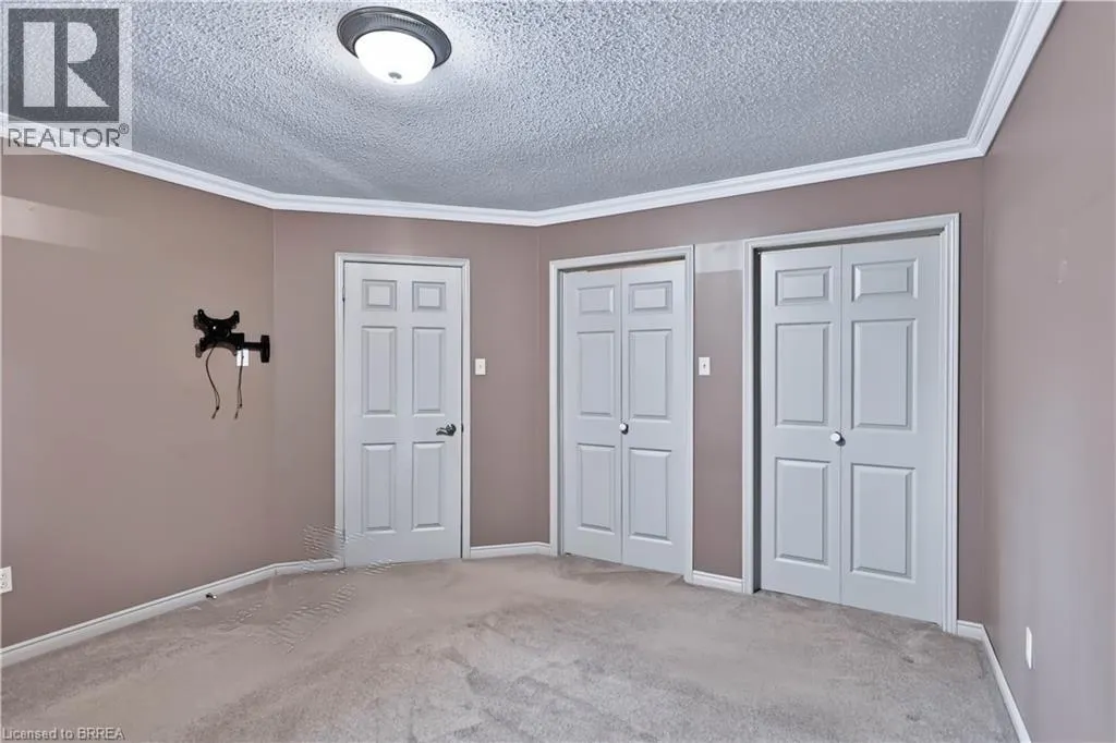 7 CHARLTON Drive