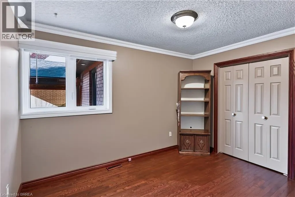 7 CHARLTON Drive