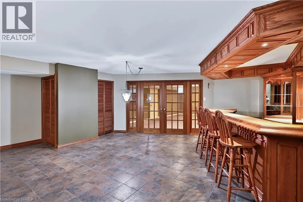7 CHARLTON Drive