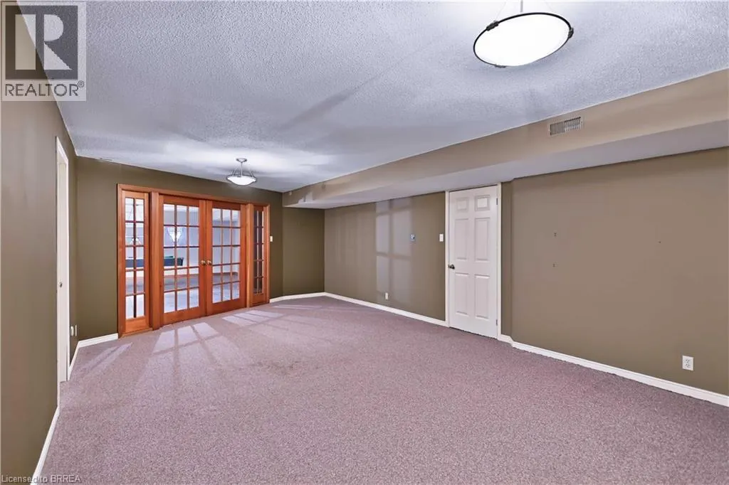 7 CHARLTON Drive