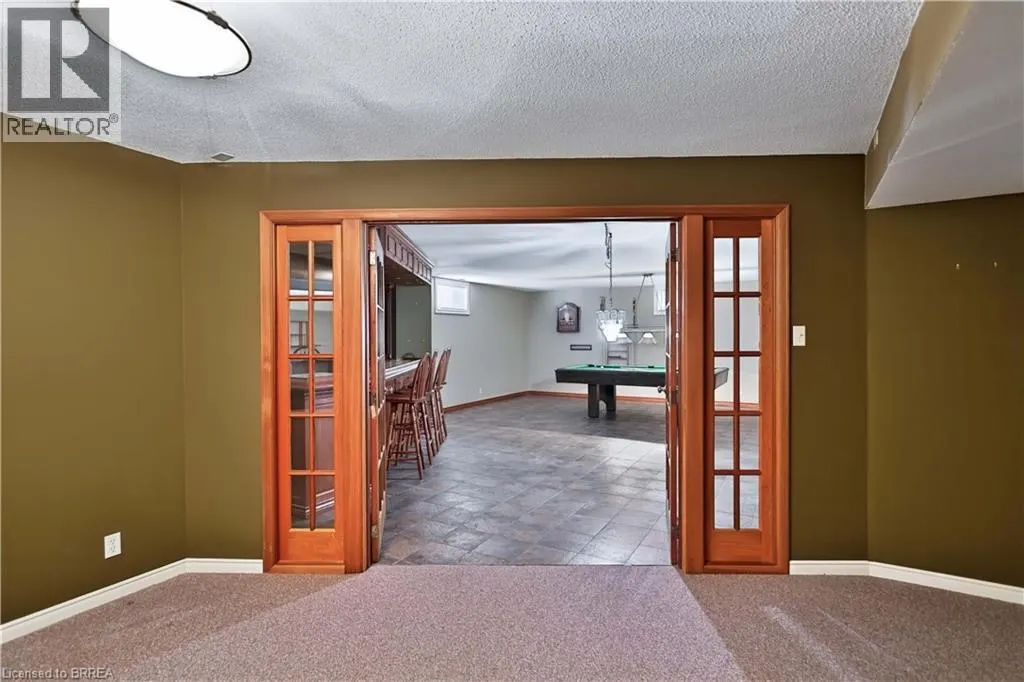 7 CHARLTON Drive