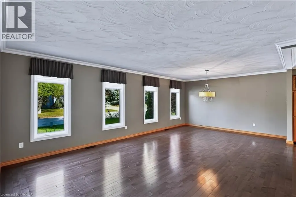 7 CHARLTON Drive