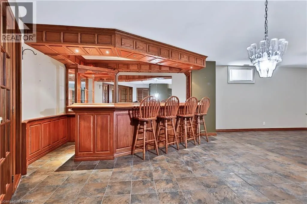 7 CHARLTON Drive