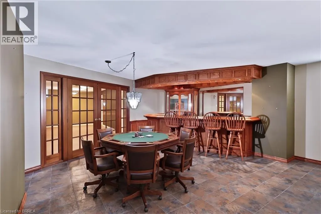 7 CHARLTON Drive