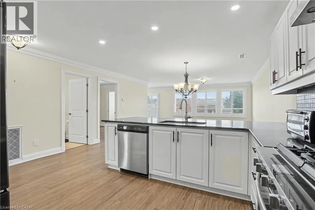 22 SISTER KERN Terrace