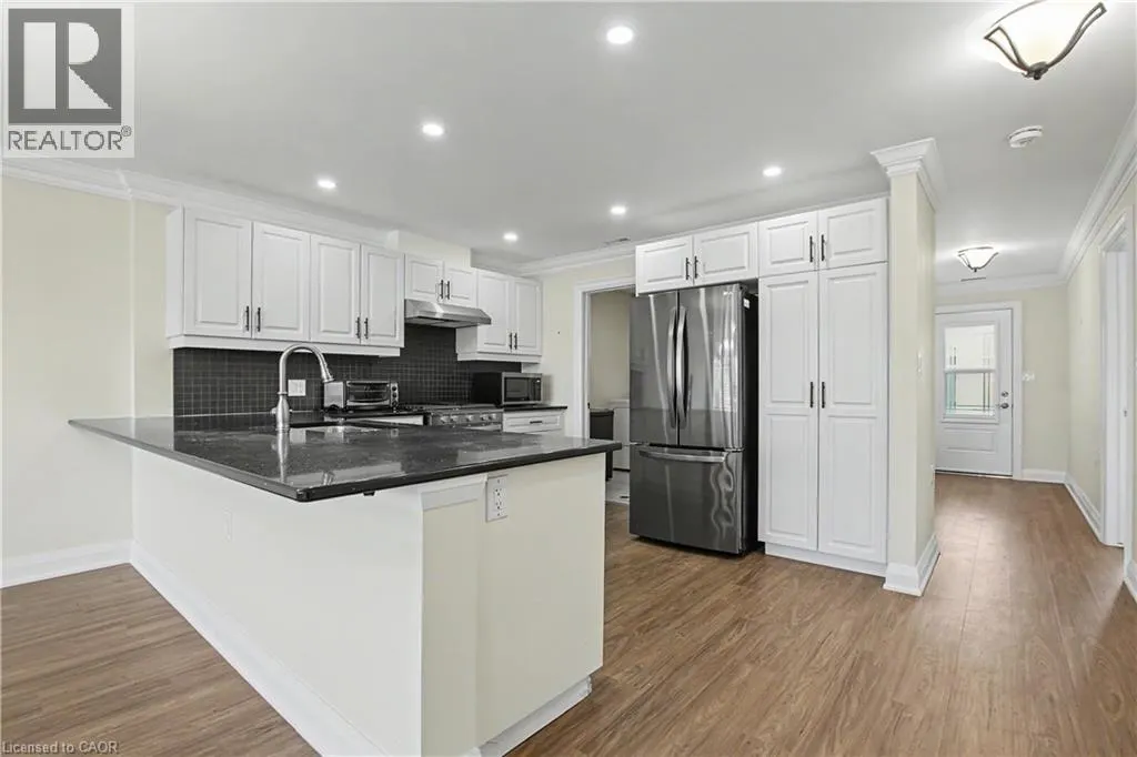 22 SISTER KERN Terrace