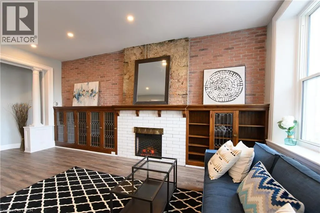 148 JAMES Street S
