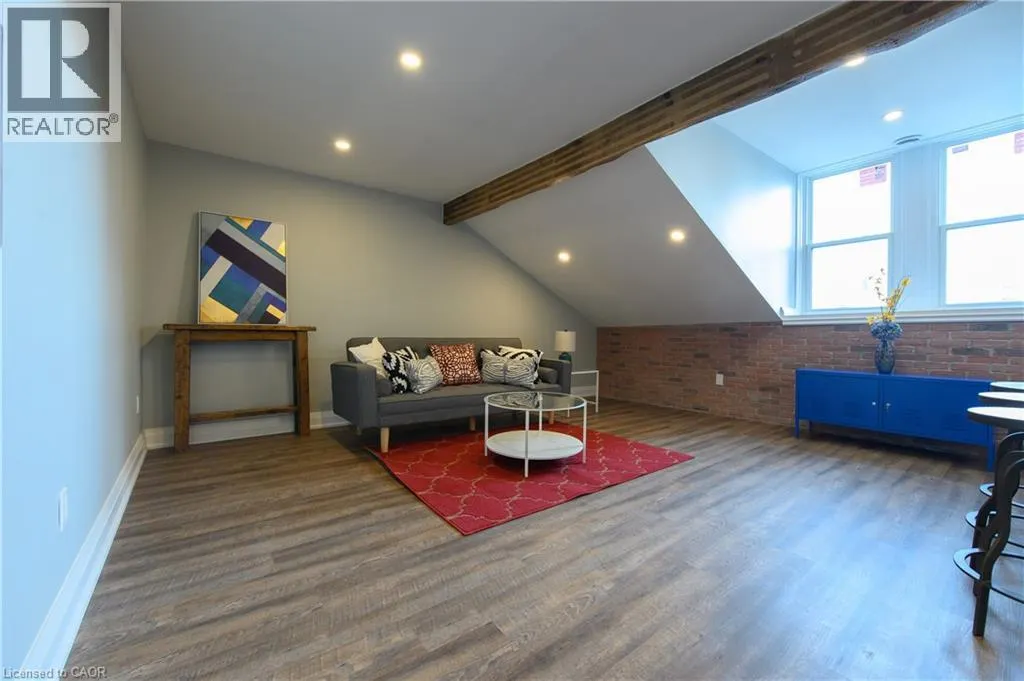 148 JAMES Street S
