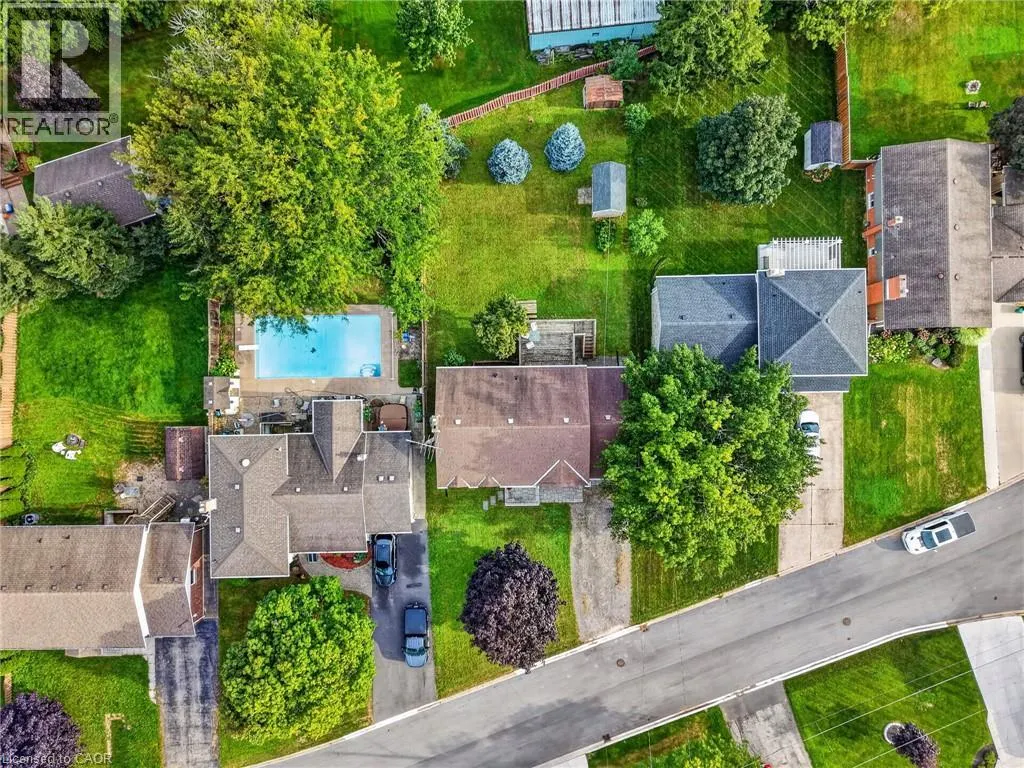 5 BROOKS Circle