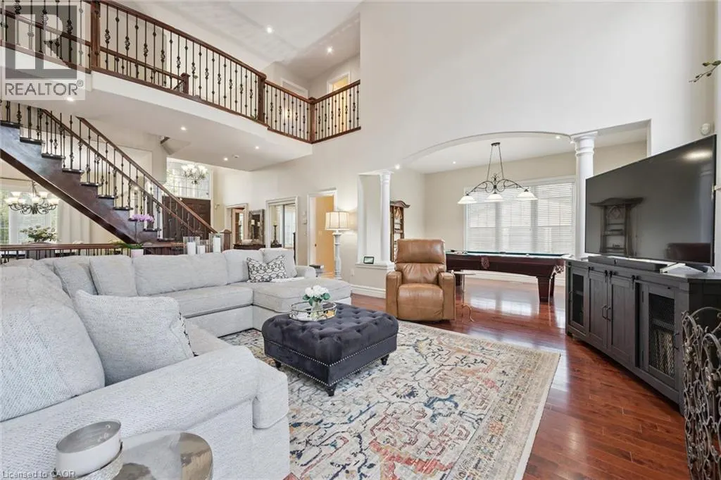 332 SCENIC Drive