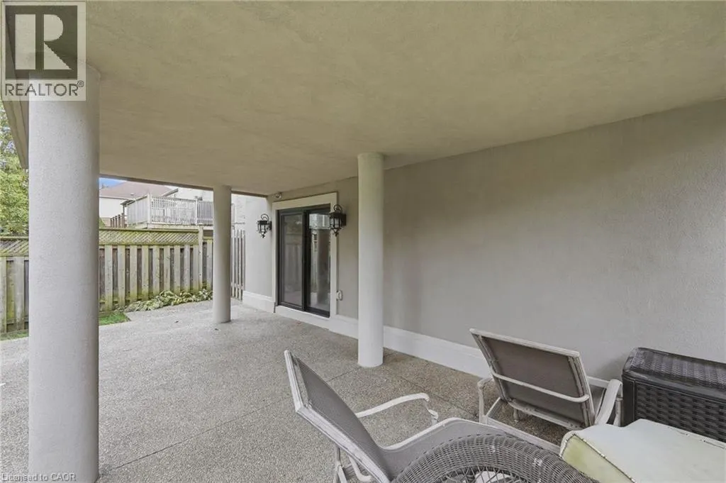 916 FOXBROOK Court