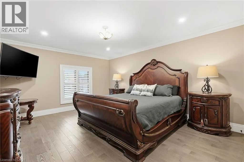 916 FOXBROOK Court