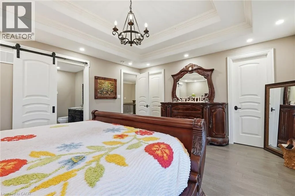 916 FOXBROOK Court