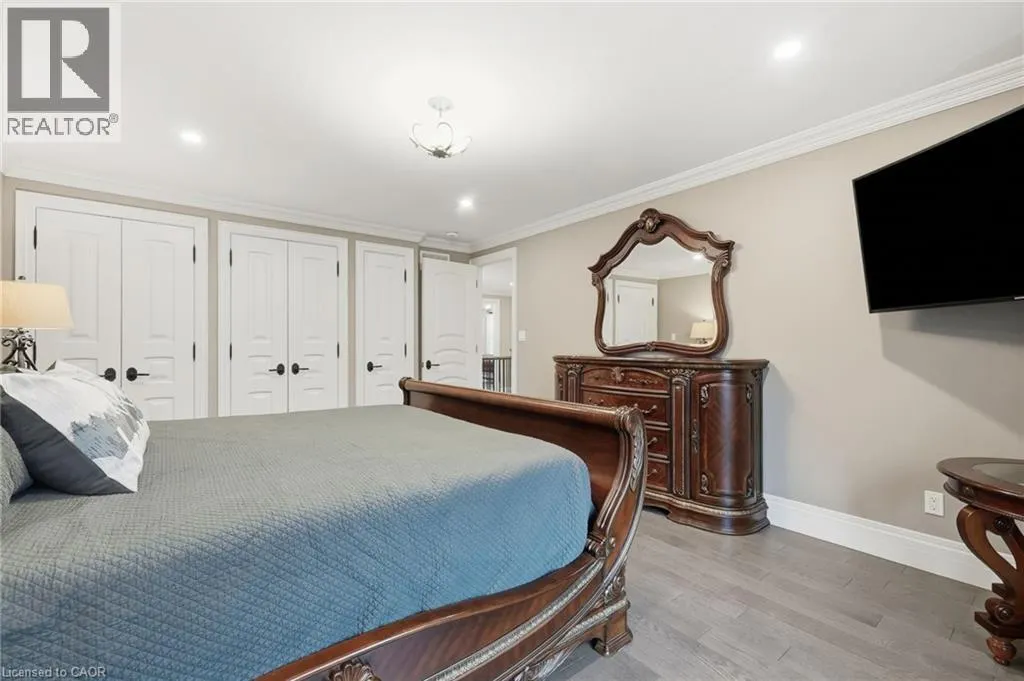916 FOXBROOK Court