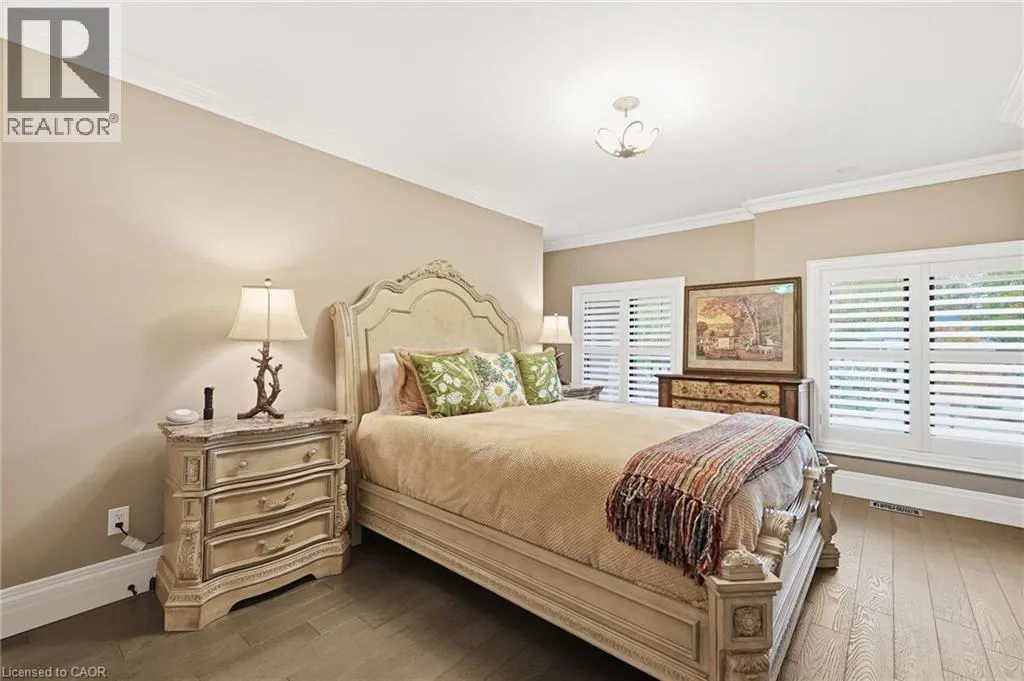 916 FOXBROOK Court