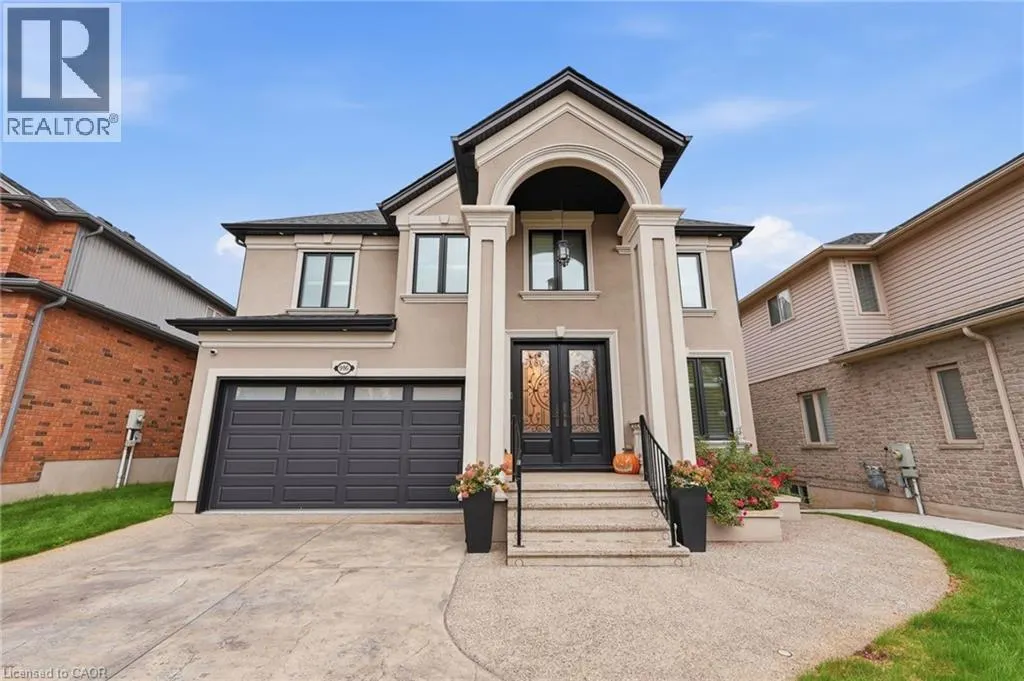 916 FOXBROOK Court