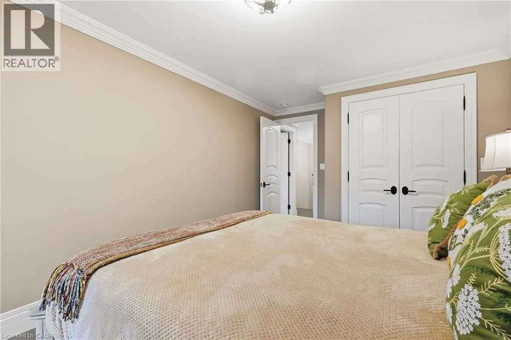 916 FOXBROOK Court