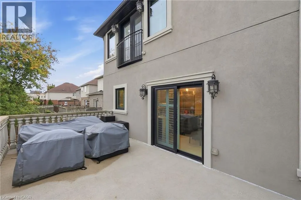 916 FOXBROOK Court