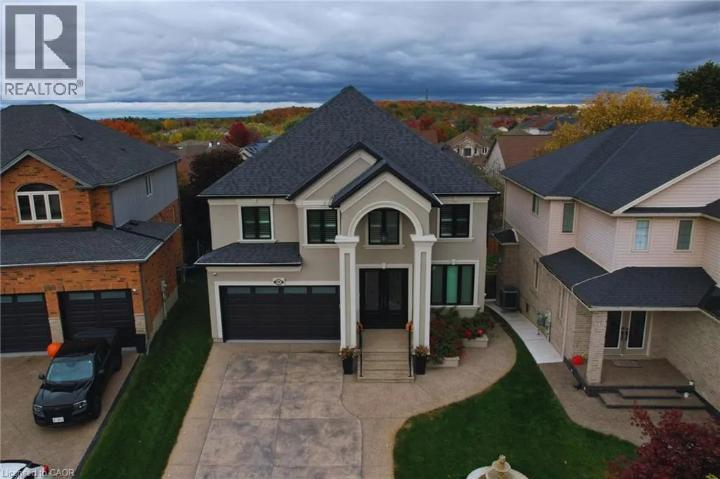 916 FOXBROOK Court