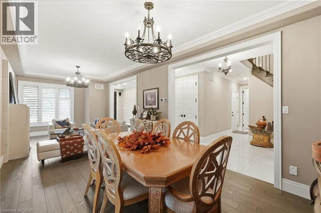 916 FOXBROOK Court