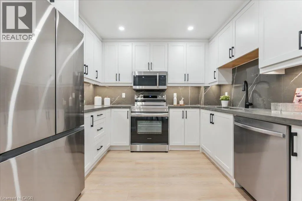 25 VALLEYVIEW Road Unit# 17 #17