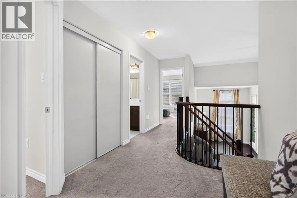 7 PICKETT Place