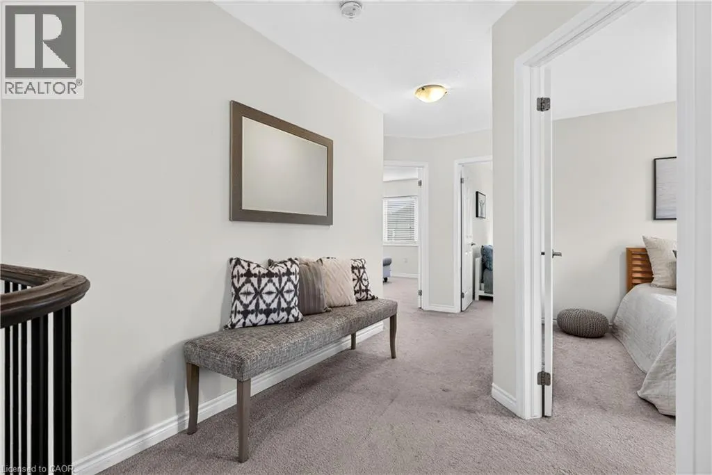 7 PICKETT Place