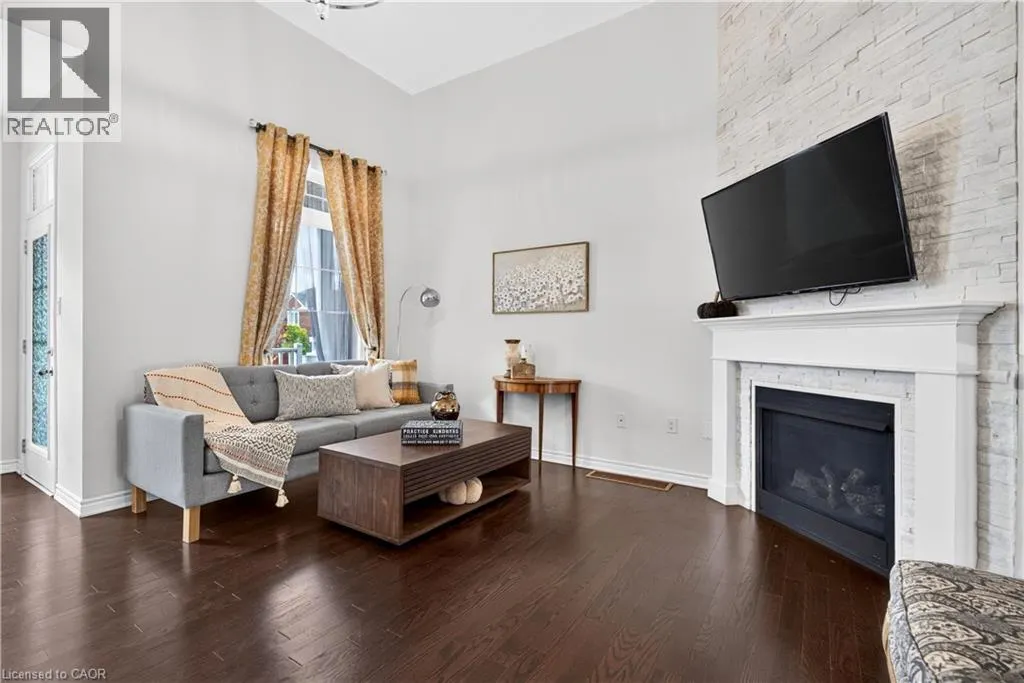 7 PICKETT Place