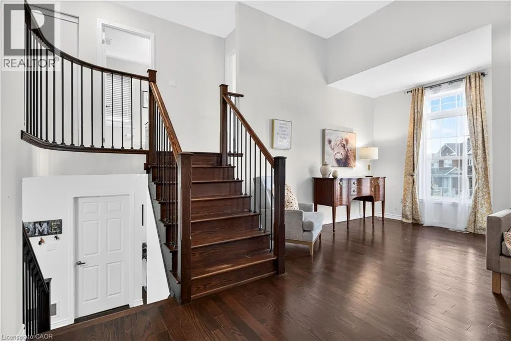 7 PICKETT Place