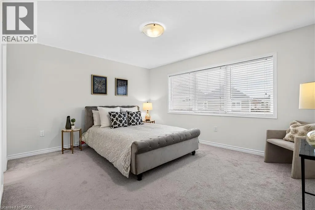 7 PICKETT Place