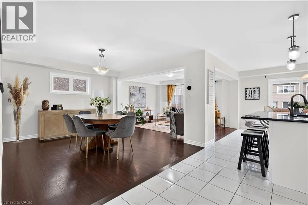 7 PICKETT Place